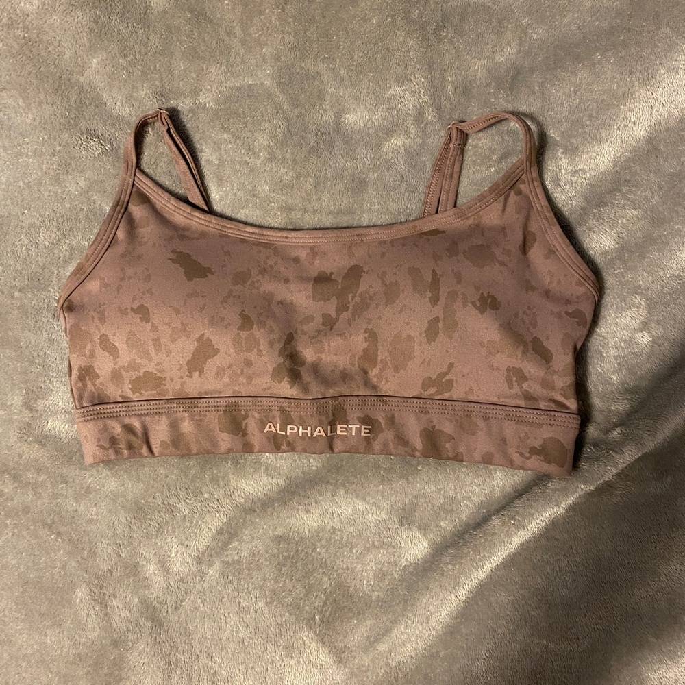 Alphalete surface pebble print bra size small in Mocha
